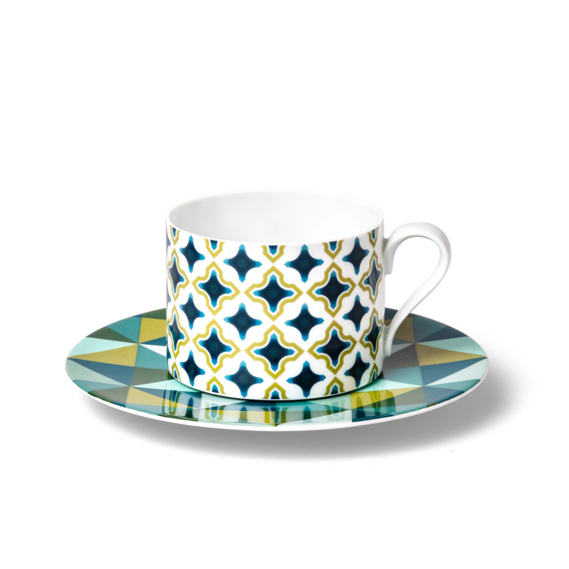 img2_un20065_5712_untertasse_universal Tasse mit geometrischem Muster auf passender Untertasse, türkis-gelbe Farbgebung. Fürstenberg Porzellan.