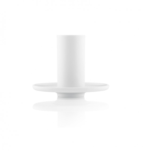 Weißer, zylindrischer Kerzenhalter mit breitem, flachem Sockel. Fürstenberg Porzellan.