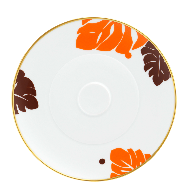 img1_un20145_70027_universaluntere Untertasse mit bunten Blättern und goldenem Rand auf weißem Hintergrund. Fürstenberg Porzellan.