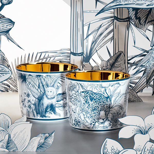 Zwei dekorative Porzellantöpfe mit Goldrand, Tiermotiven, vor floralem Hintergrund. Fürstenberg Porzellan.