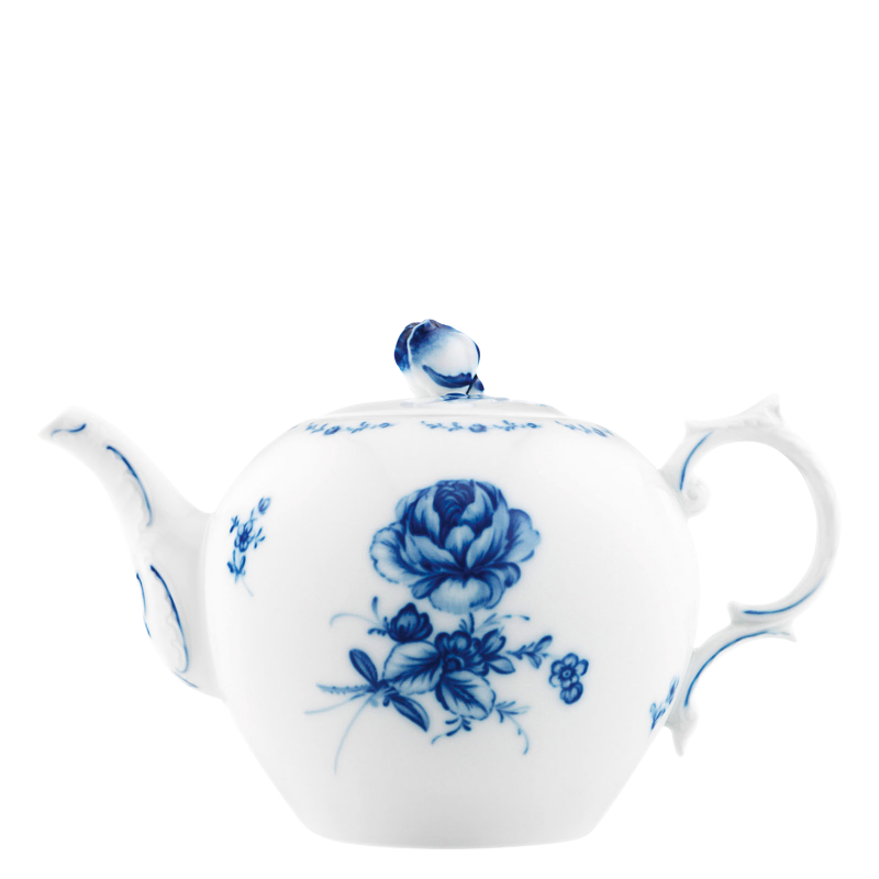 img1_tk_6412_2497_teekanne Weiße Porzellankanne mit blauen Blumenmotiven und geschwungenem Henkel. Fürstenberg Porzellan.