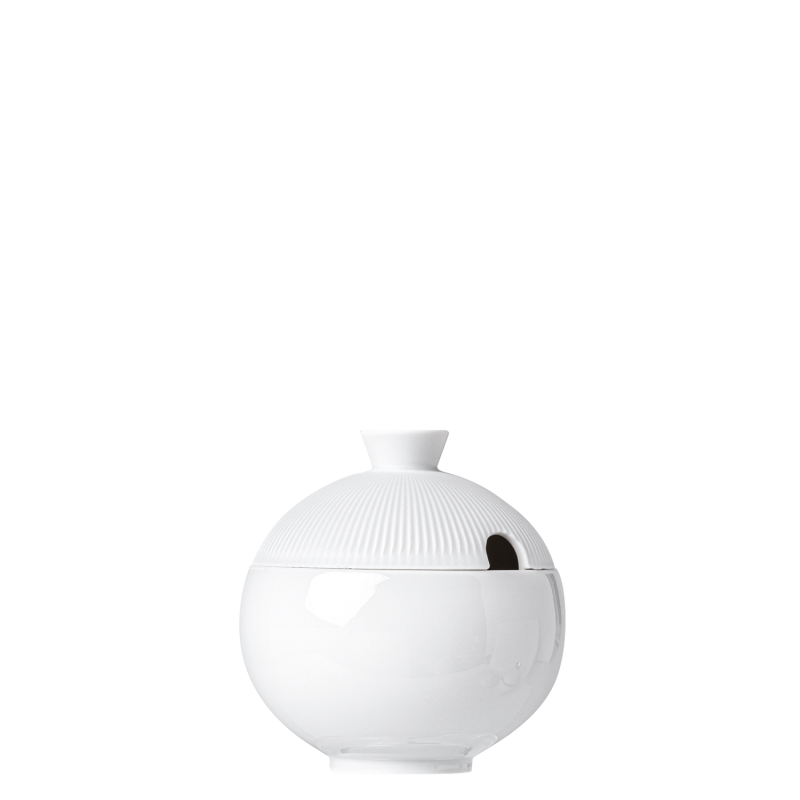 img1_zd2007431001_zuckerdose Weiße Porzellanschale mit strukturiertem Deckel, stehend vor weißem Hintergrund. Fürstenberg Porzellan.