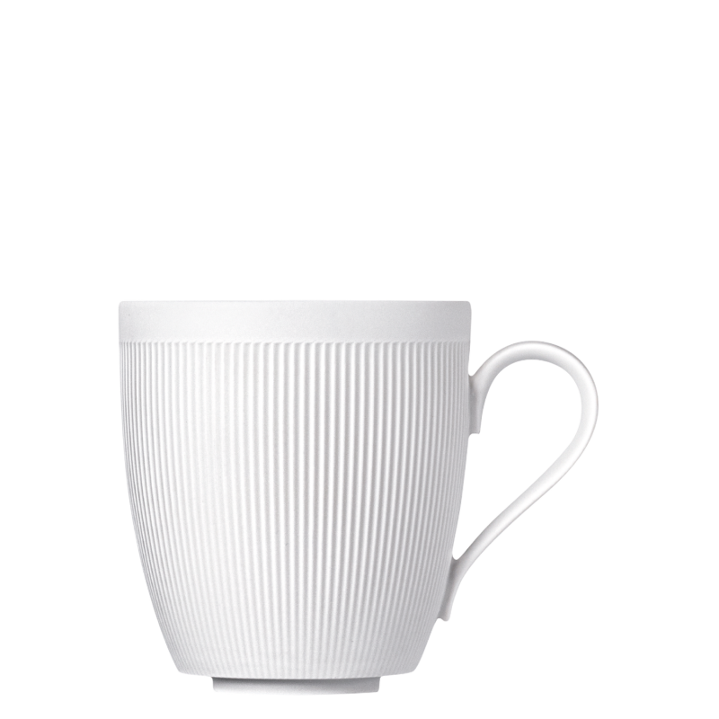 img1_ob2007591001_kaffeebecher Weiße Tasse mit Rillenstruktur steht auf weißem Hintergrund. Fürstenberg Porzellan.