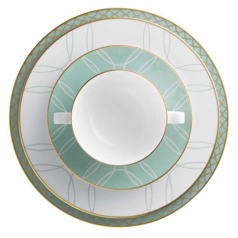 img2_fl2011295900_speiseteller Tassen-Set mit grünem Muster und goldener Verzierung, von oben gesehen. Fürstenberg Porzellan.