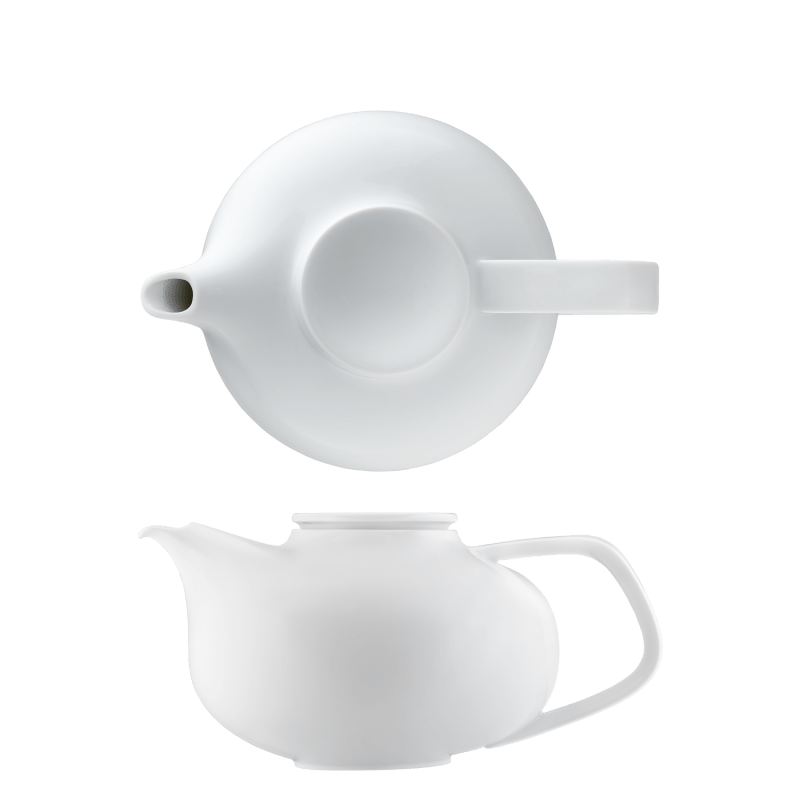 Teapot with tea strainer 