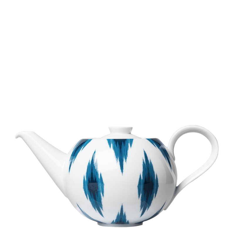 Teapot with tea strainer 