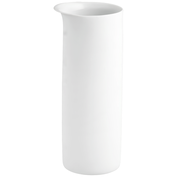 Weiße Porzellankaraffe in schlanker Silhouette mit sanft ausgeformtem Ausgießer. Fürstenberg Porzellan.